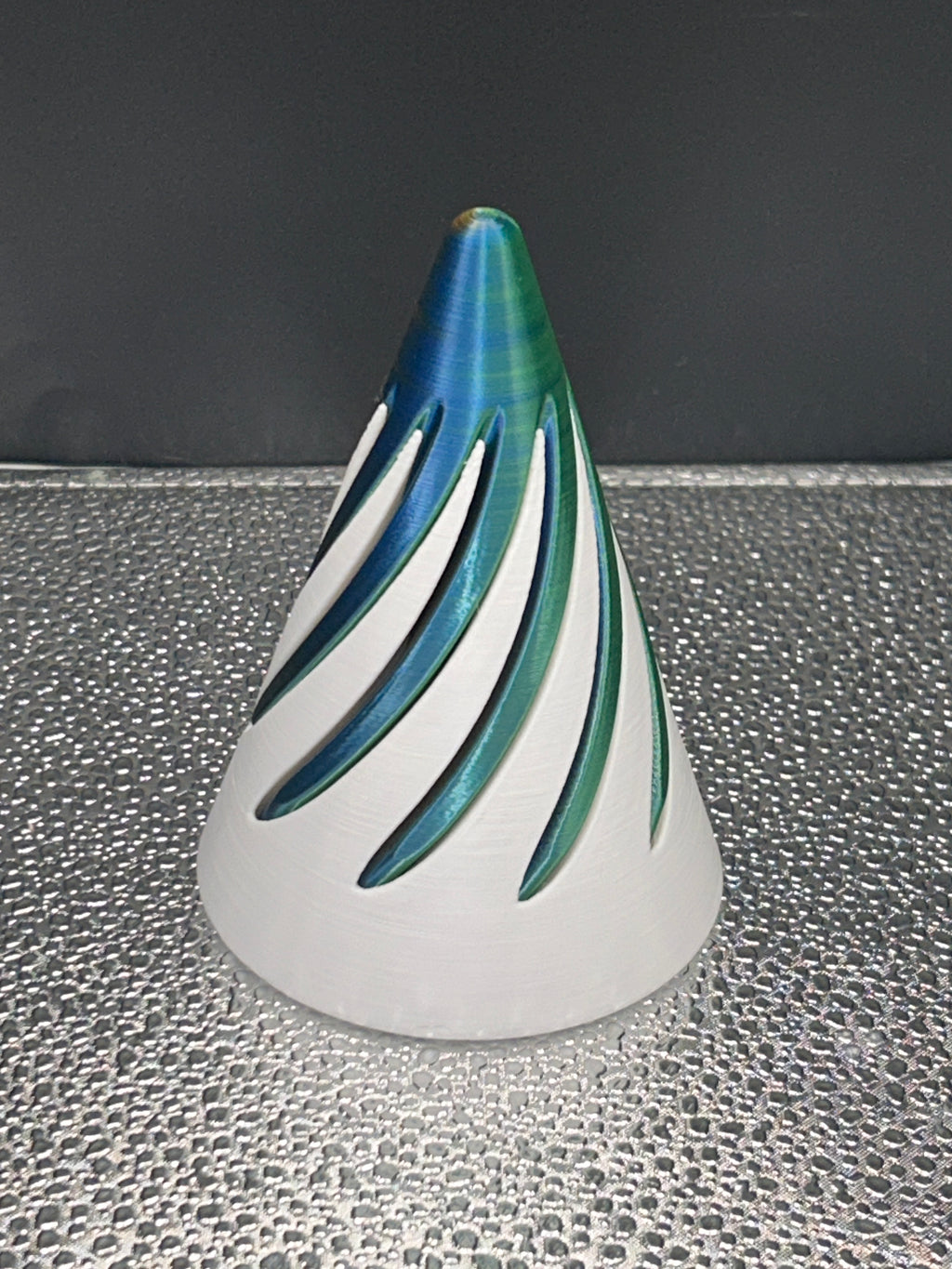 Large Fidget Cones